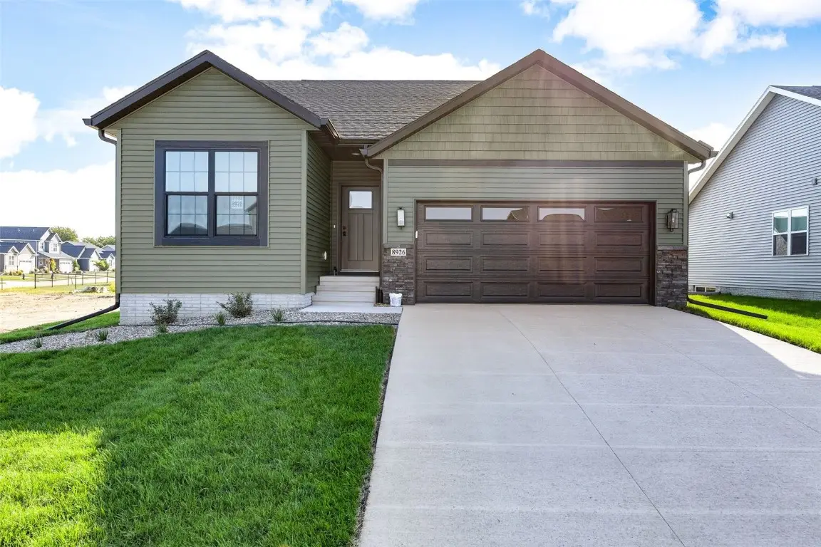 8926 Norway Drive Ne, Cedar Rapids, IA 52402 - Image #1
