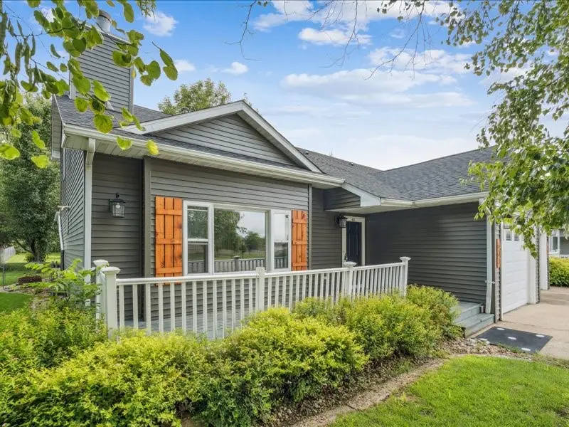 611 W Sovers Street, Solon, IA 52333 - Image #2