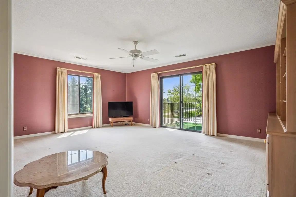 100 Thompson Drive Se #212, Cedar Rapids, IA 52403 - Image #1