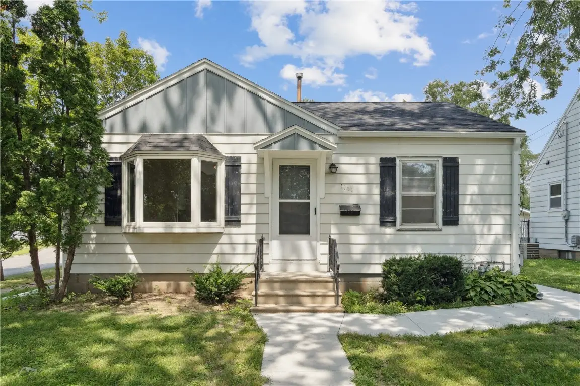 1101 Glenny Avenue, Waterloo, IA 50702 - Image #1