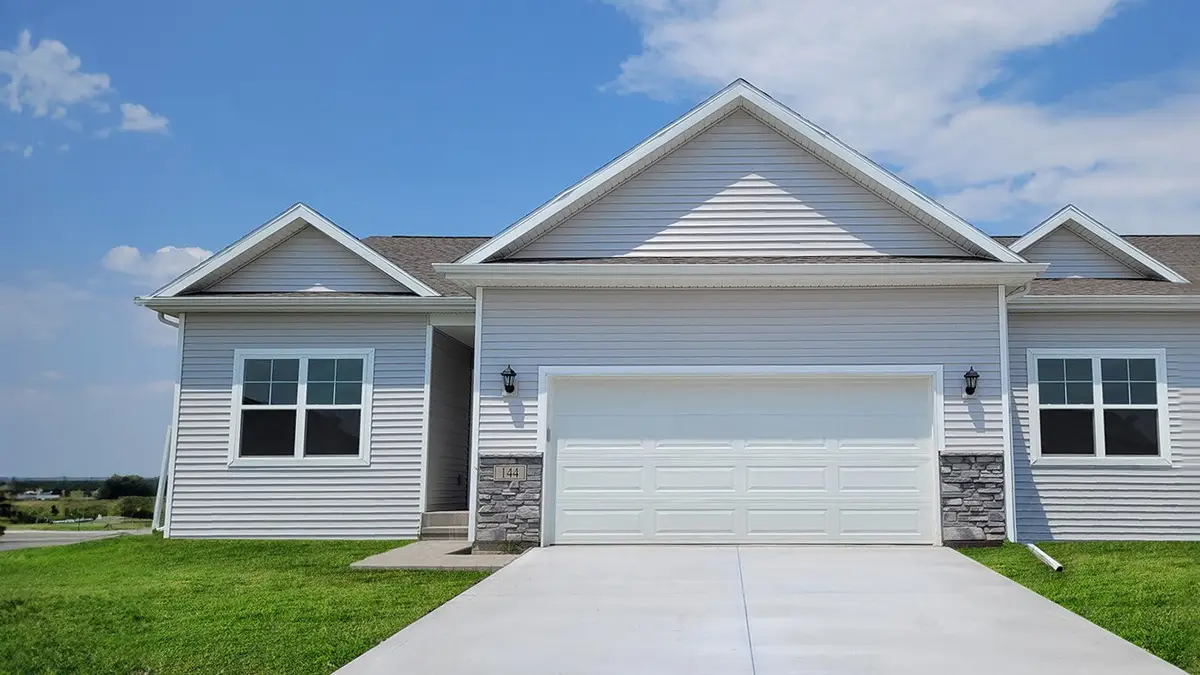 708 Magnolia Way, Tiffin, IA 52340 - Image #1