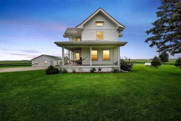 2860 68th Street, Newhall, IA 52315