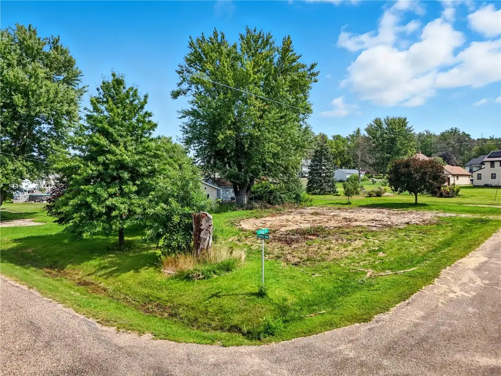 702 Central Avenue, Center Point, IA 52213 - Image #1