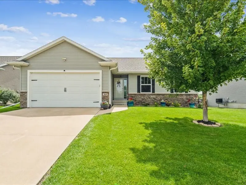 369 Bent Creek Dr, Marion, IA 52302 - Image #1