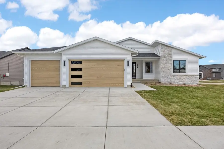 717 Pointer Circle, Center Point, IA 52213 - Image #2