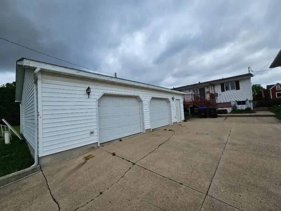 1404 4th Avenue Avenue, Belle Plaine, IA 52208 - Image #2