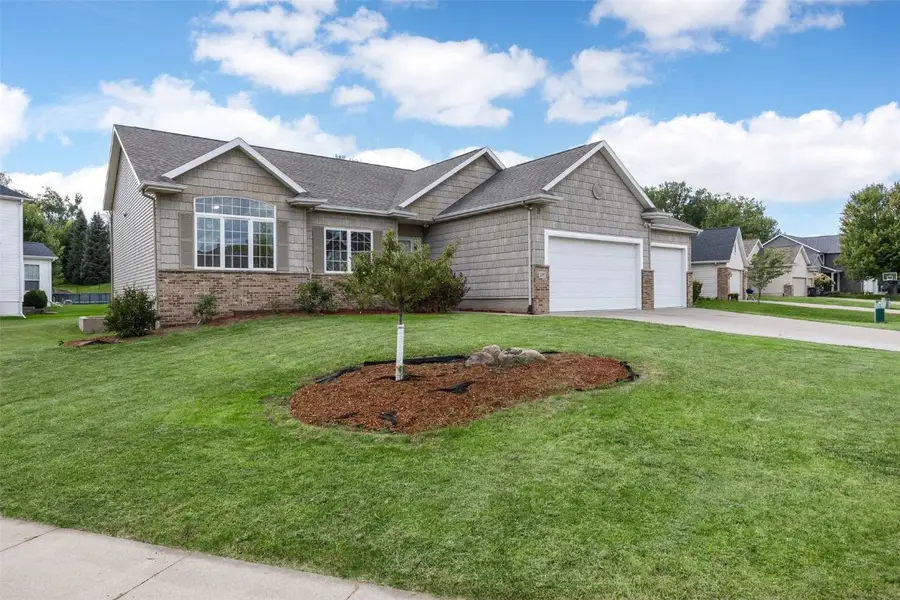 201 Teakwood Lane, Cedar Rapids, IA 52402 - Image #3