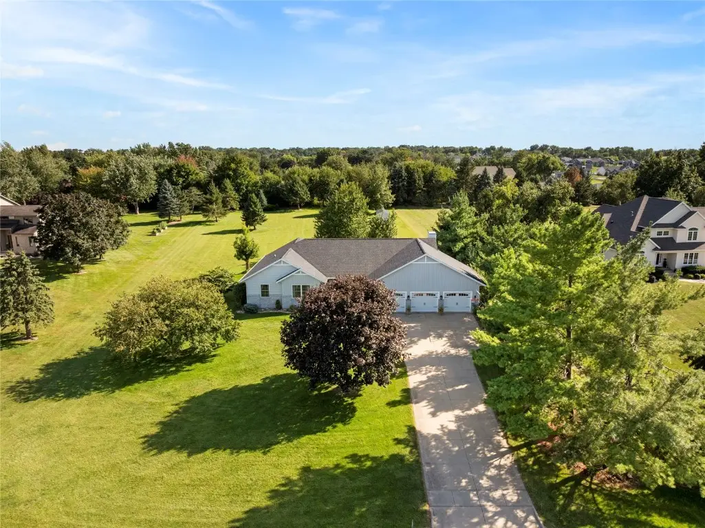 5843 Wells Lane, Cedar Rapids, IA 52411 - Image #1