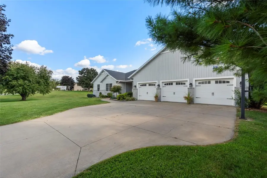 5843 Wells Lane, Cedar Rapids, IA 52411 - Image #3