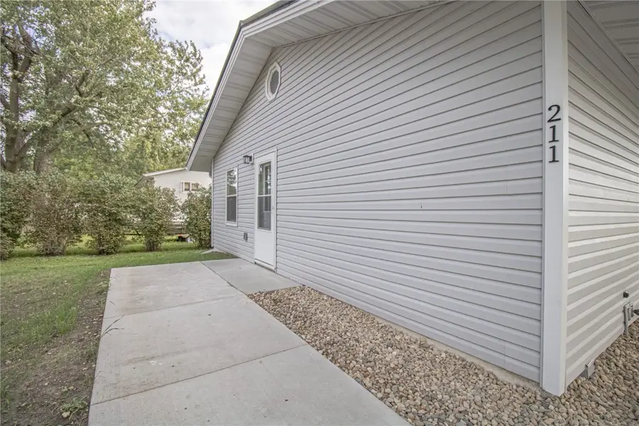 211 E Kohl Street, Martelle, IA 52305 - Image #2