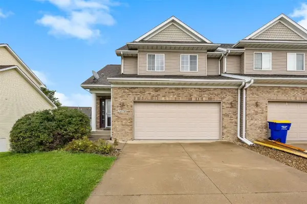 1490 Vandello Cir, North Liberty, IA 52317