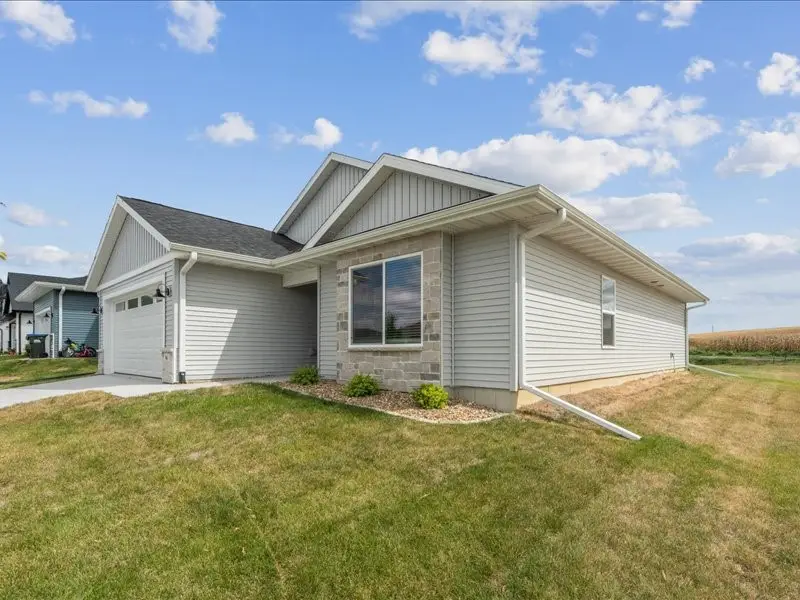 96 Huntington Drive, Iowa City, IA 52245 - Image #2