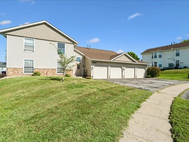 3608 Foxborough Terrace Ne #B, Cedar Rapids, IA 52402 - Image #1