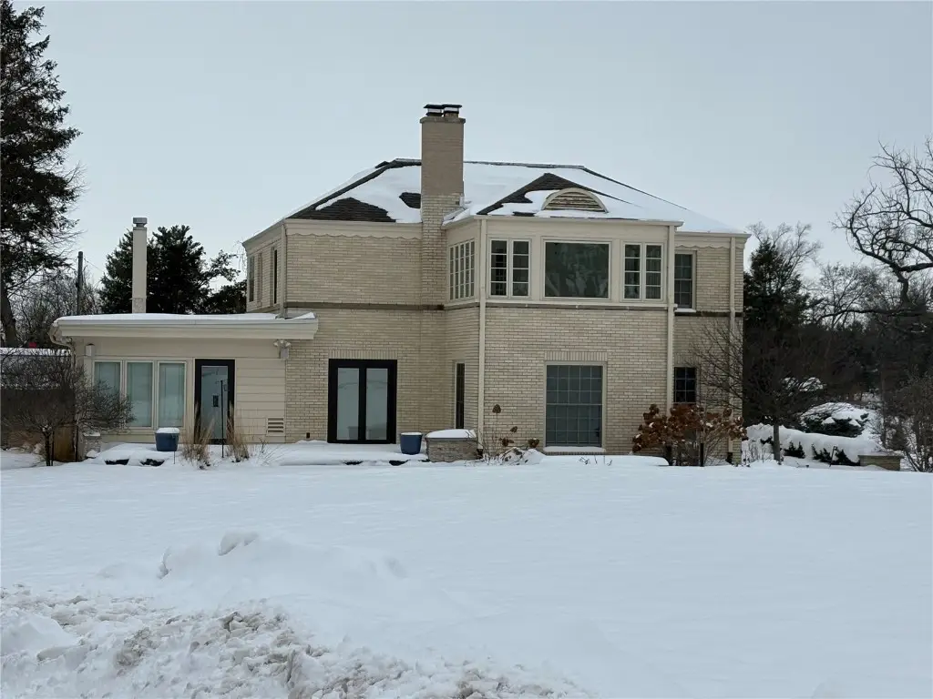 2241 Linden Drive Se, Cedar Rapids, IA 52403 - Image #1