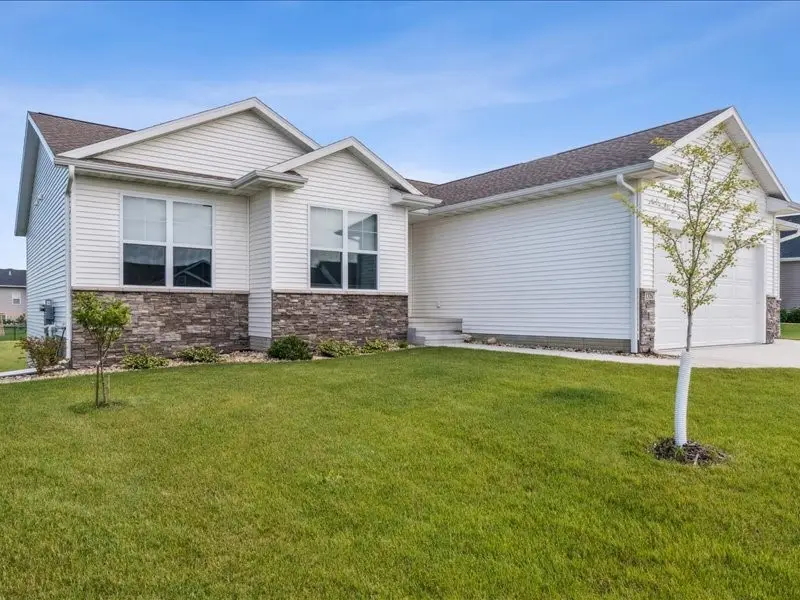 1326 Echo Ridge Lane, Marion, IA 52302 - Image #2
