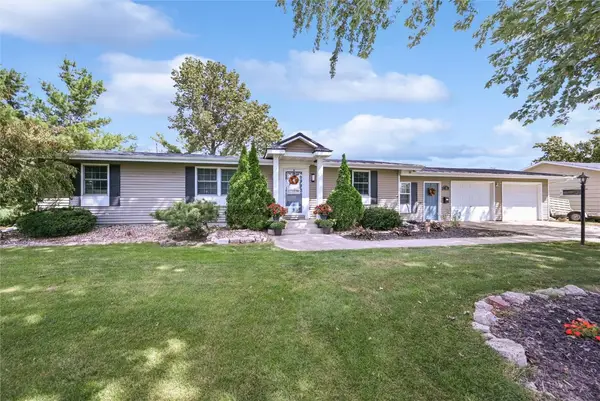 109 Elm Street, Van Horne, IA 52346