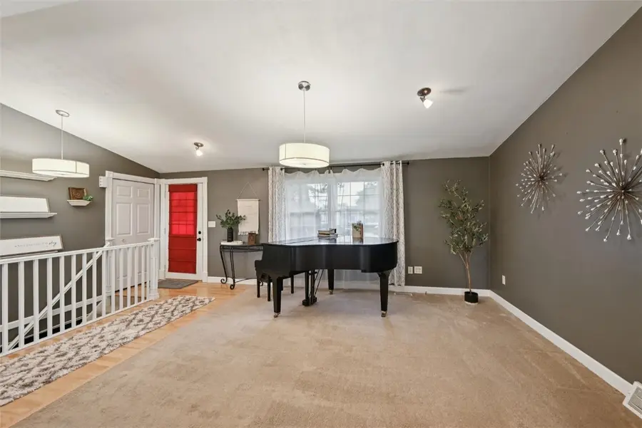 109 Elm Street, Van Horne, IA 52346 - Image #3