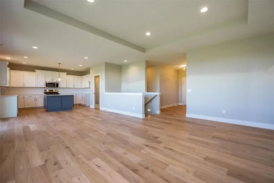 124 Shiloh Vista Avenue, Urbana, IA 52345 - Image #2