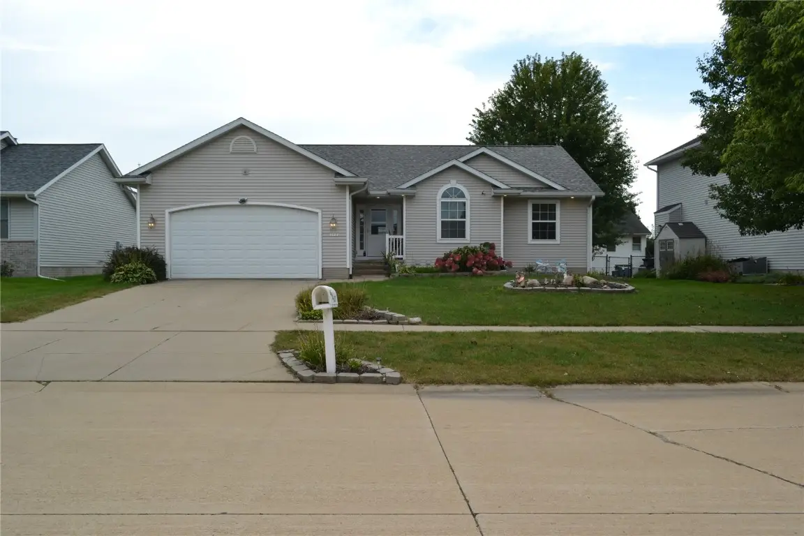 1127 Tiara Drive Ne, Cedar Rapids, IA 52402 - Image #1