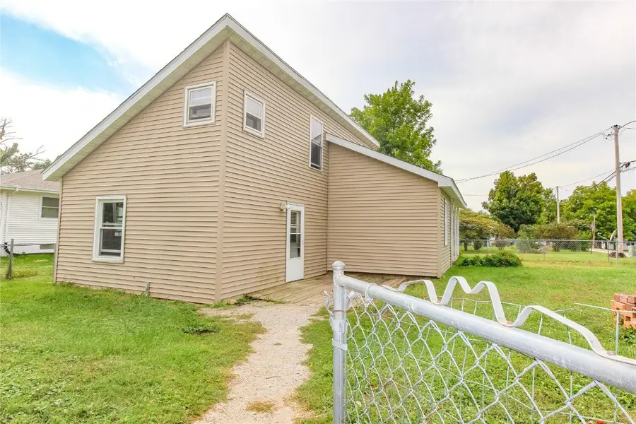 735 Carroll Drive Se, Cedar Rapids, IA 52403 - Image #3