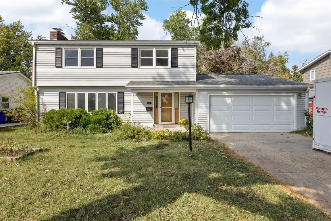 650 Staub Court Ne, Cedar Rapids, IA 52402 - Image #1