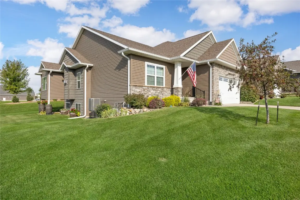 340 Cemar Ct, Marion, IA 52302 - Image #1