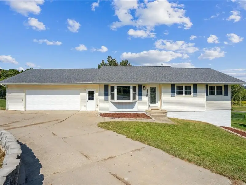 3430 Twin Lake View Dr Ne, North Liberty, IA 52317 - Image #1