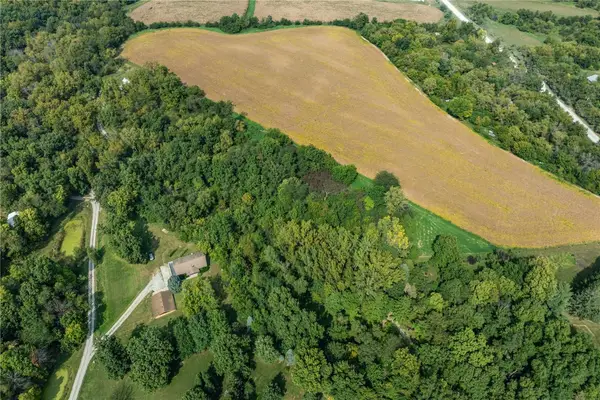 2767 61st St Trail, Vinton, IA 52349