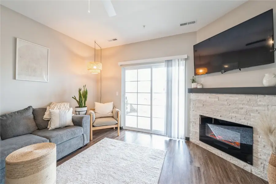 2867 Spring Rose Circle #109, Coralville, IA 52241 - Image #2