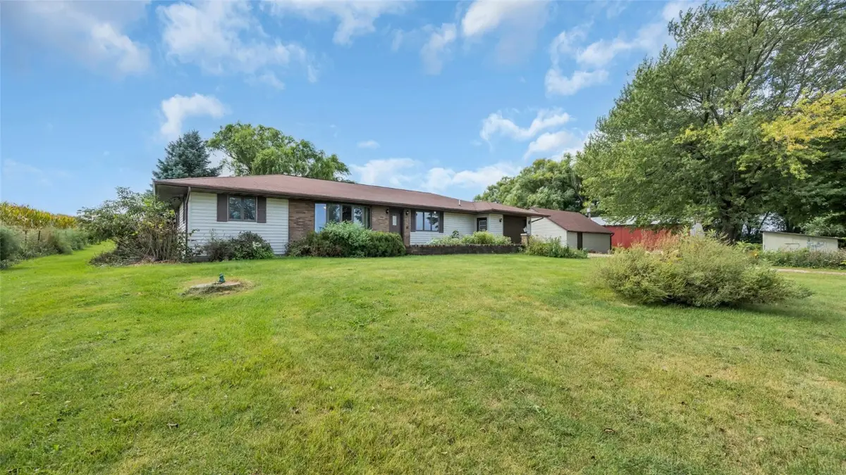 5589 22nd Avenue Trail, Vinton, IA 52349 - Image #1