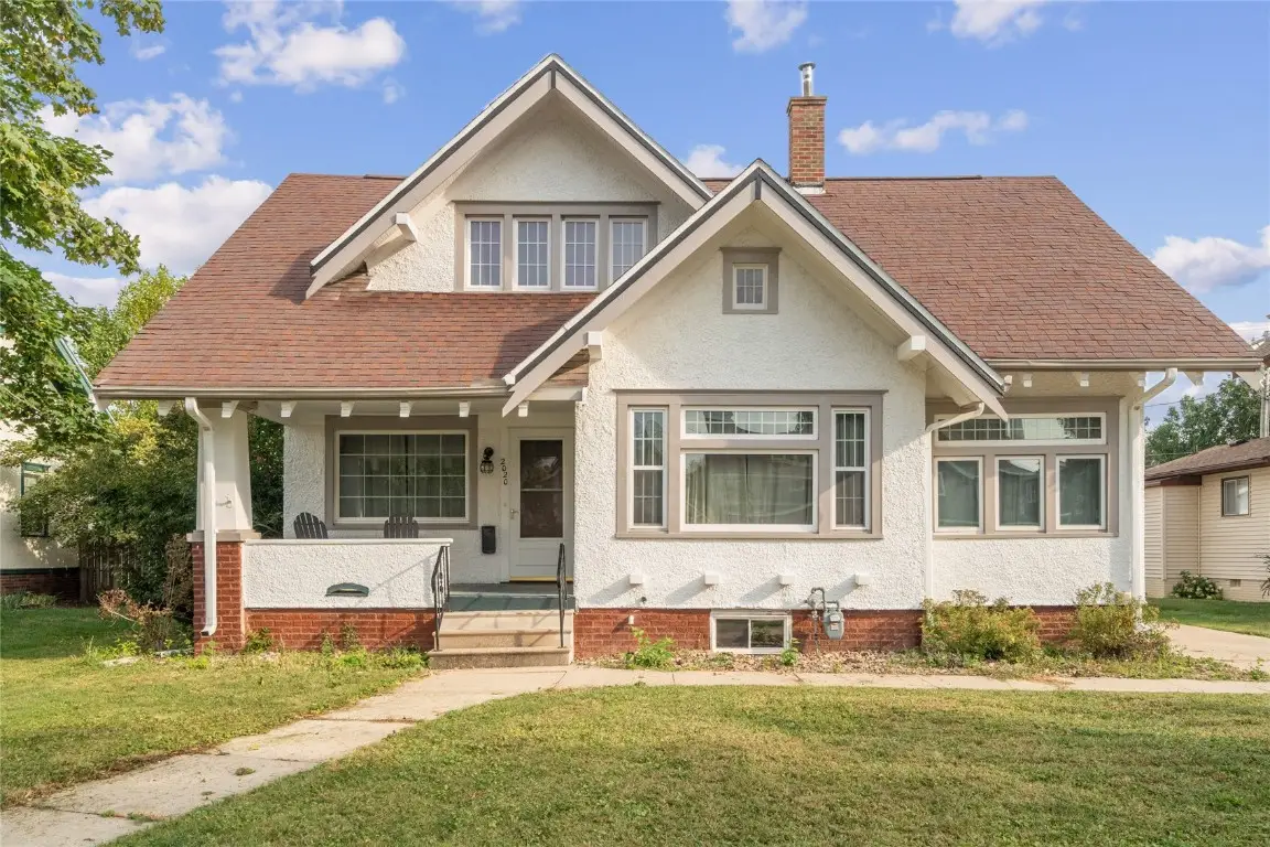 2020 Grande Avenue Se, Cedar Rapids, IA 52403 - Image #1