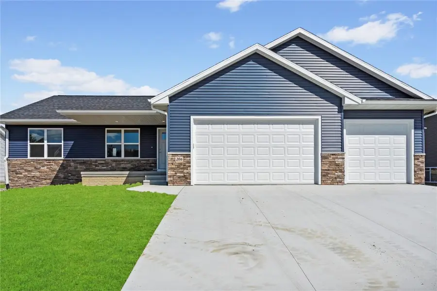 206 Endeavor Avenue, Urbana, IA 52345 - Image #2