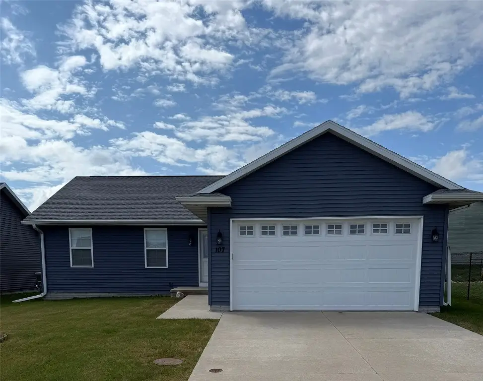 107 Blue Jay, Vinton, IA 52349 - Image #1