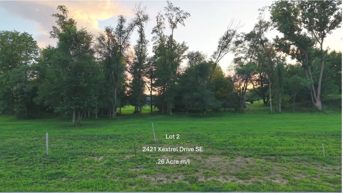 2421 Kestrel Drive Se, Cedar Rapids, IA 52403 - Image #1