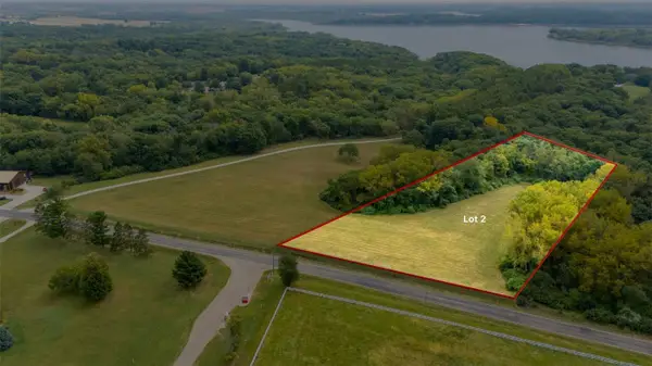 Lake Manor Road Ne, Solon, IA 52333