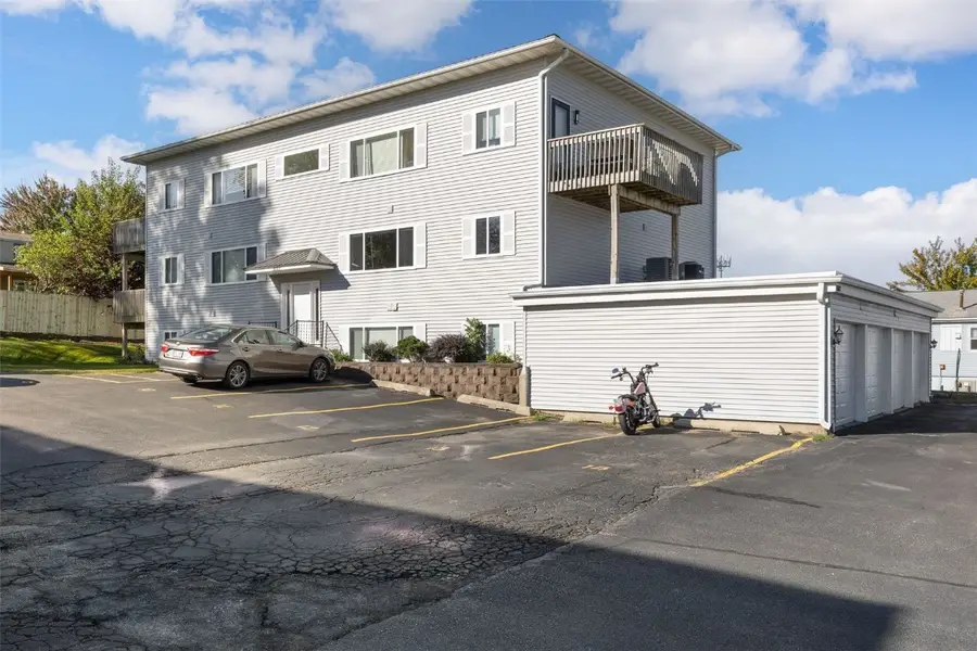 3107 Johnson Avenue Nw #4, Cedar Rapids, IA 52405 - Image #2
