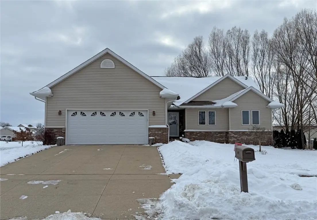 149 Country Club Court, Anamosa, IA 52205 - Image #1