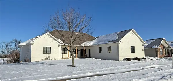 1350 Huntington Hills Drive, Marion, IA 52302