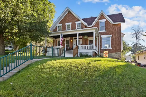 207 N Davis Street, Anamosa, IA 52205