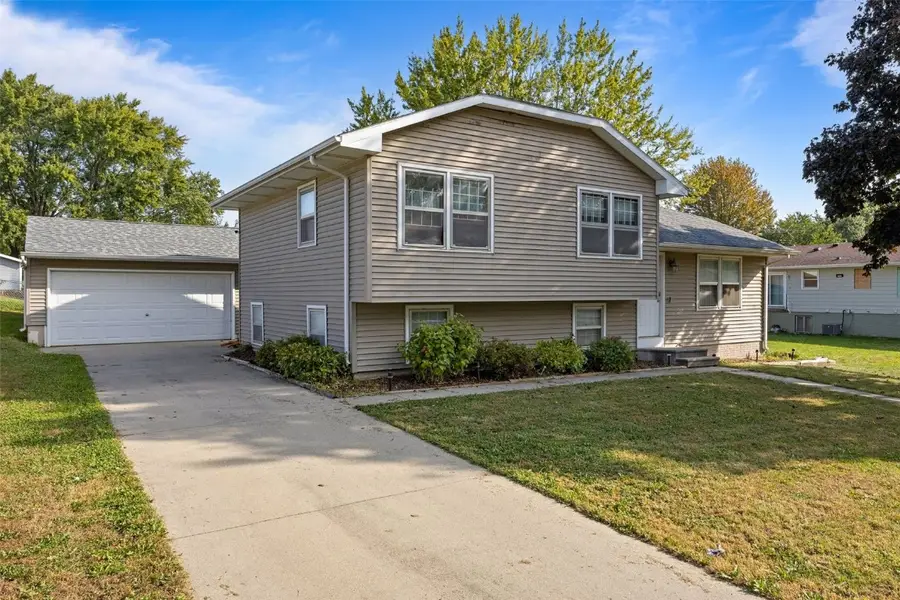 3816 Monterey Drive, Waterloo, IA 50701 - #2