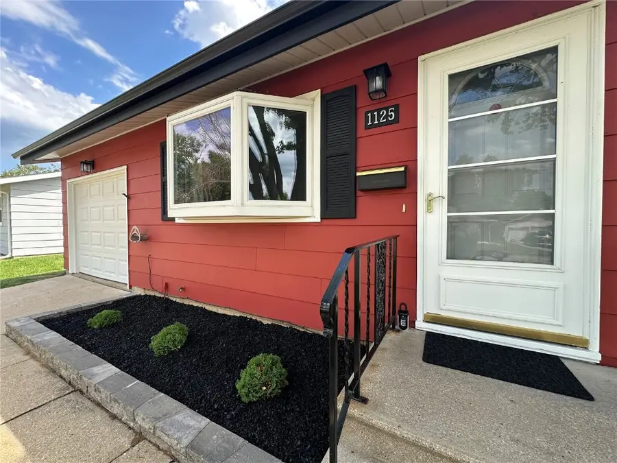 1125 W 10th Avenue, Marion, IA 52302 - Image #2