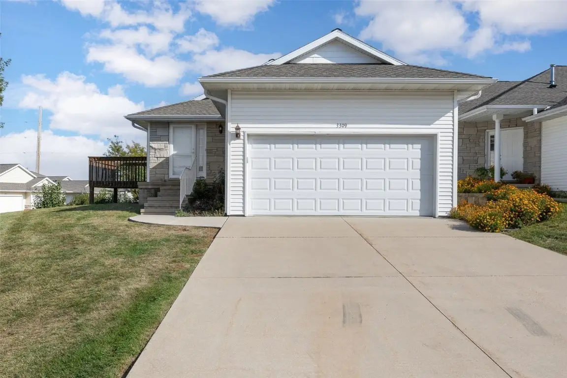 3309 Stoneview Circle Sw, Cedar Rapids, IA 52404 - Image #1