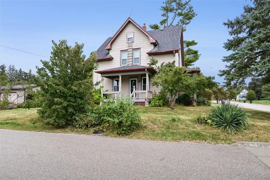 110 Division Street Ne, Swisher, IA 52338 - Image #3