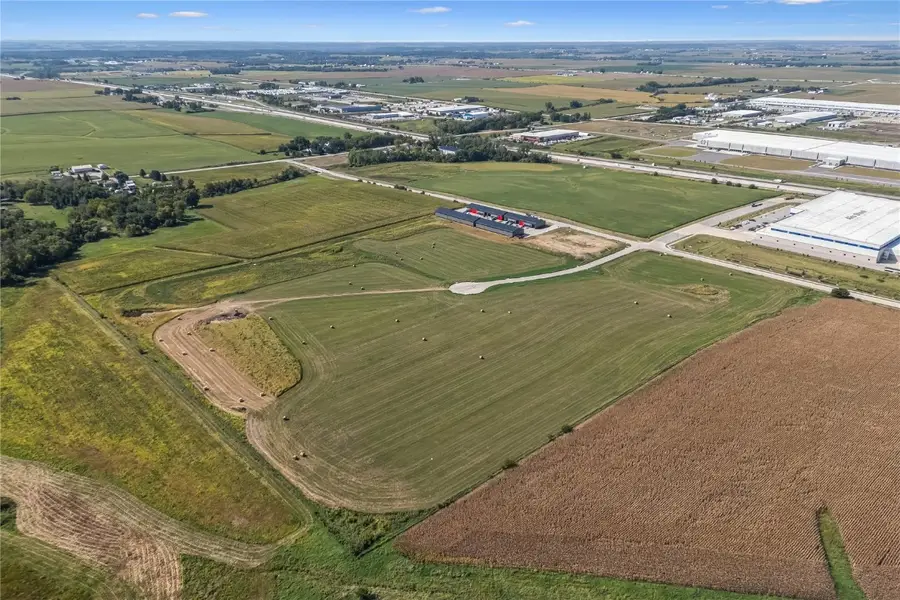 225/231/237 Ackerman Drive Sw, Cedar Rapids, IA 52404 - Image #2