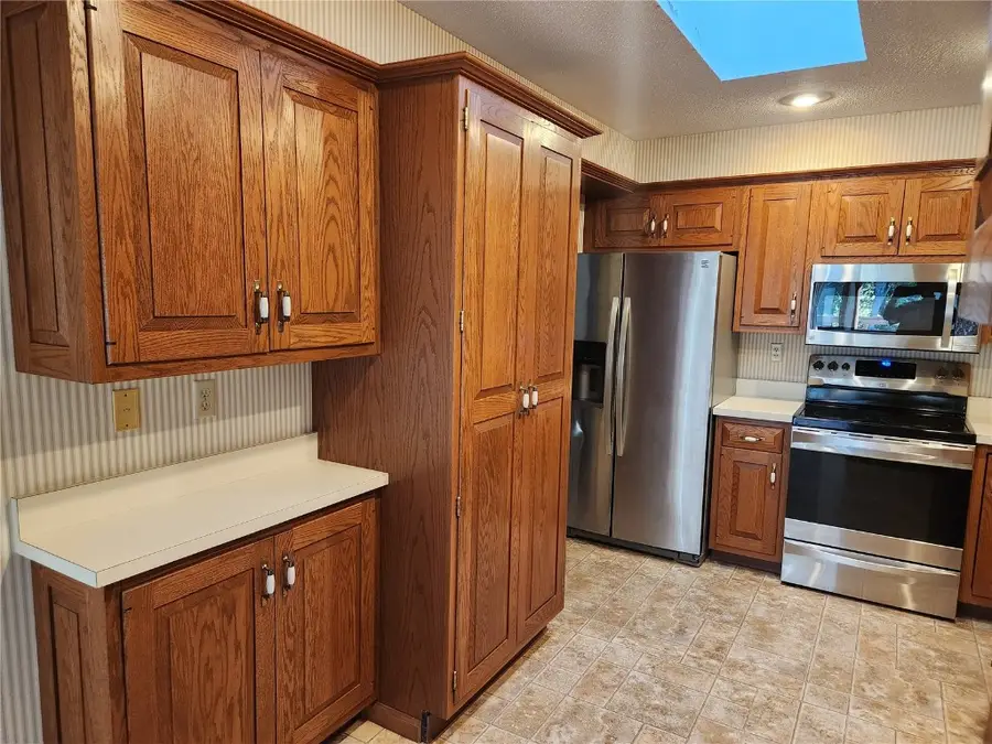 1585 Matterhorn Drive Ne, Cedar Rapids, IA 52402 - Image #3