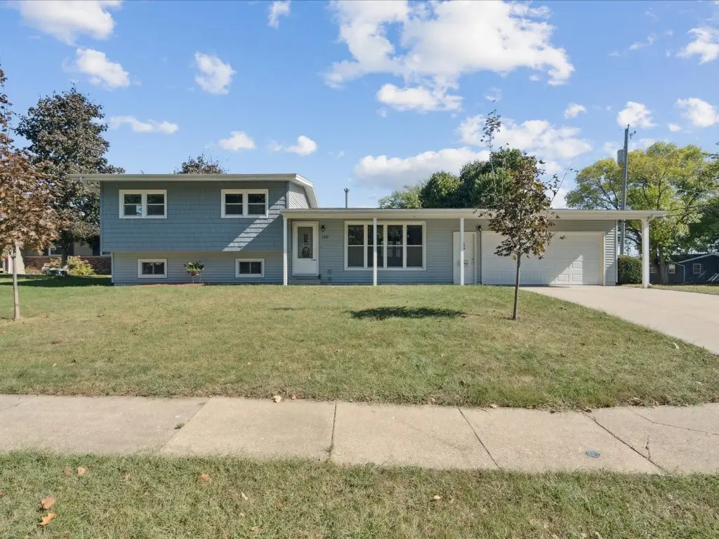 190 26th Street Court, Marion, IA 52302 - Image #1