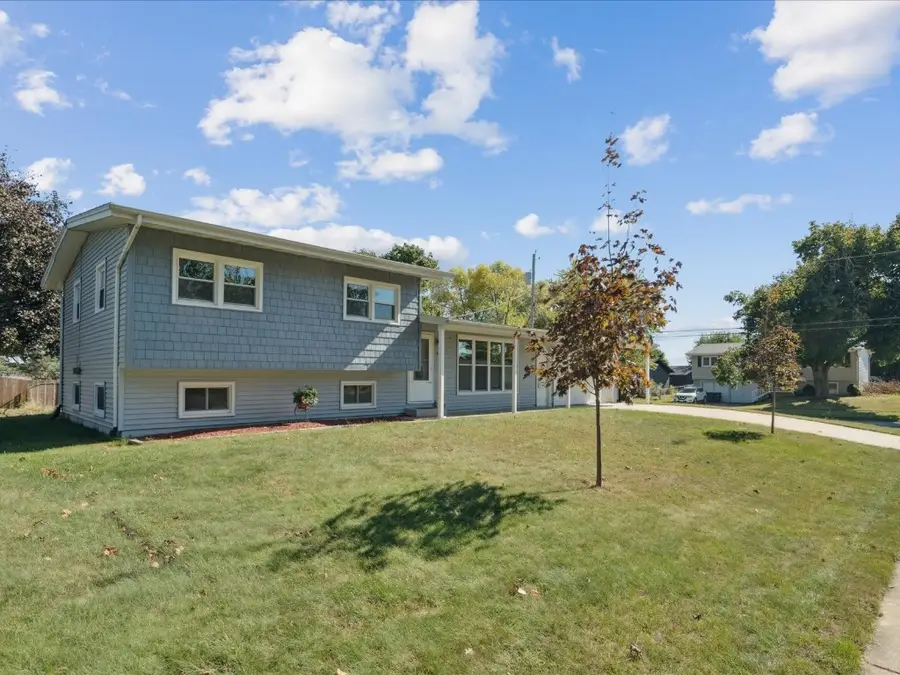 190 26th Street Court, Marion, IA 52302 - Image #2