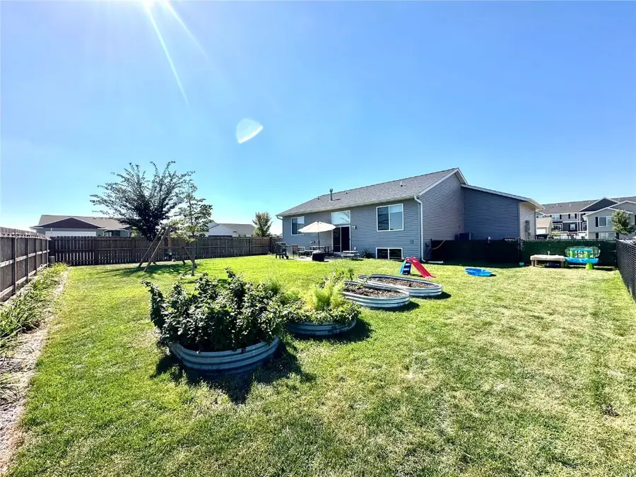 2239 Crestwood Lane, Marion, IA 52302 - Image #2