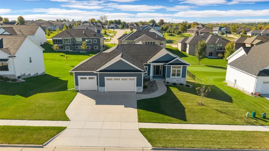 819 Hampshire Circle, Marion, IA 52302 - Image #2