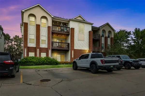 805 Blue Sky Drive #301, North Liberty, IA 52317